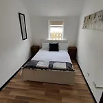 Unique Antique 2Br@Hackney Canal