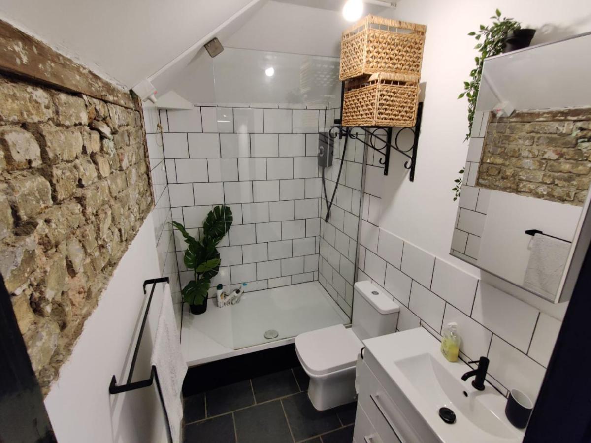 Appartamento Unique Antique 2br@hackney Canal Londra