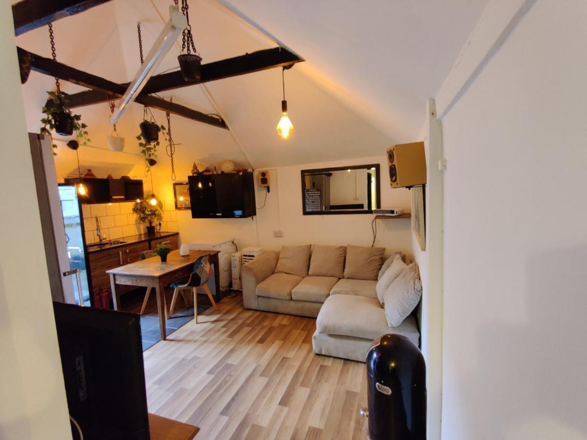 Unique Antique 2br@hackney Canal Londra
