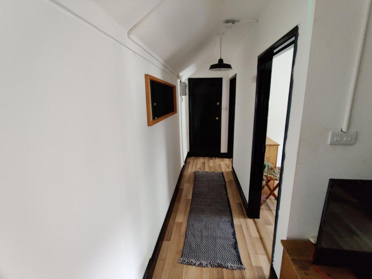 Unique Antique 2br@hackney Canal *
